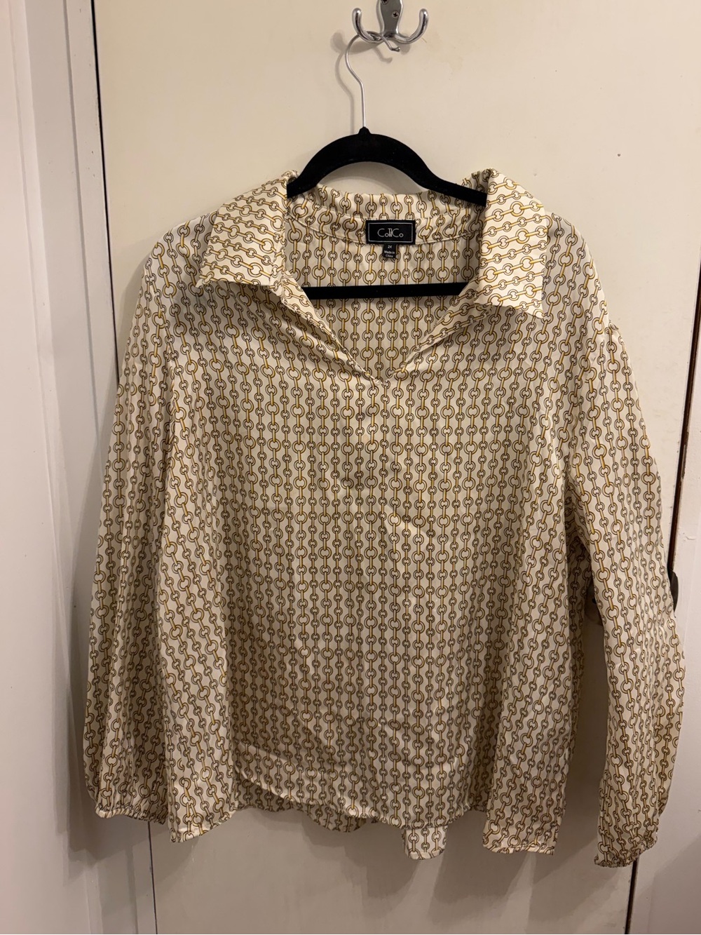Cream & Gold Chain-Print Button-Front Blouse